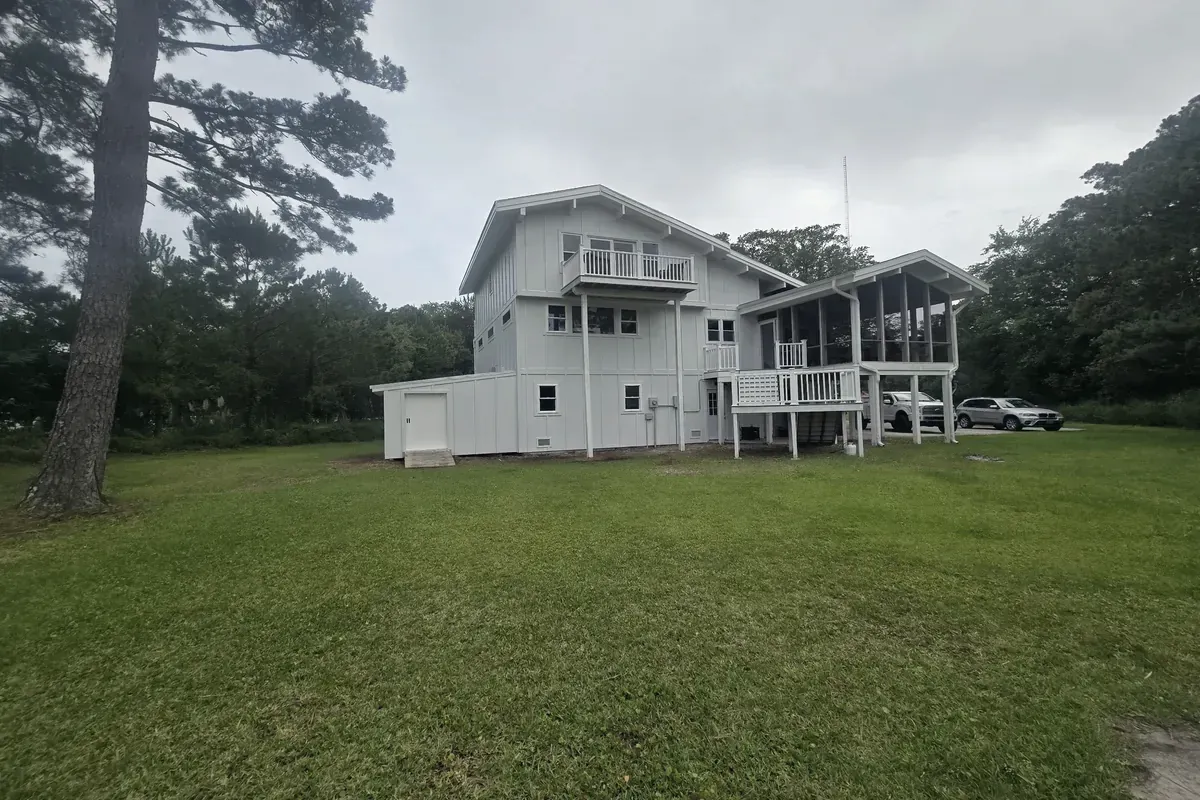 Siding project in Carolina Beach NC by Howard Roofing
