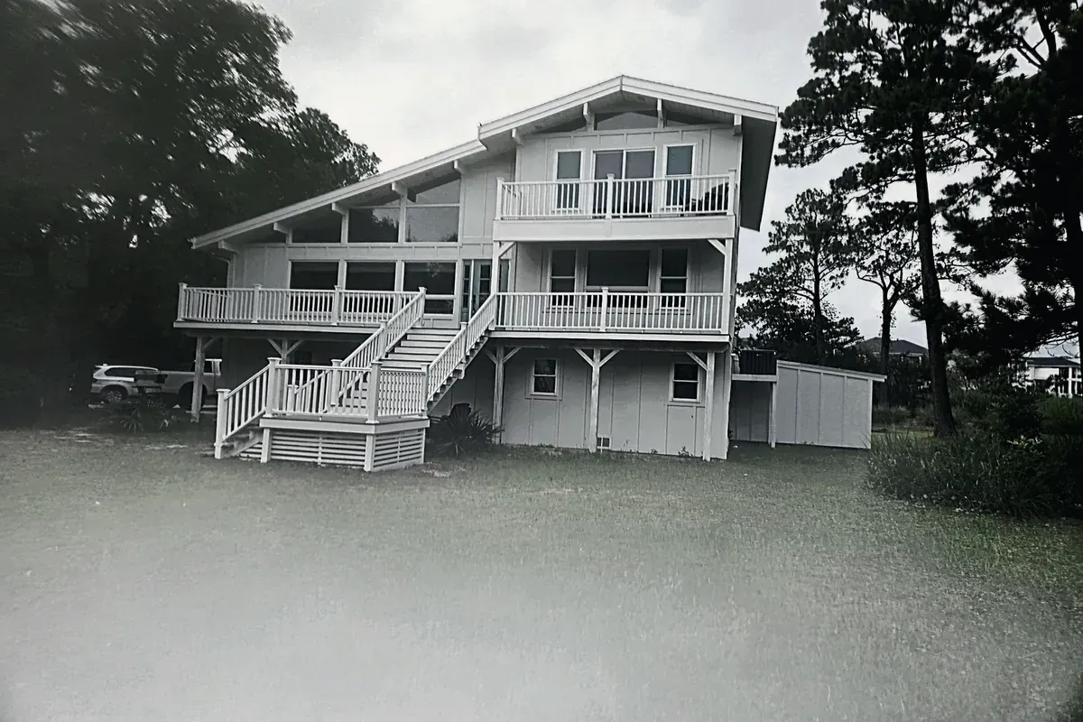 Completed siding installation by Howard Roofing & Construction, Wilmington NC
